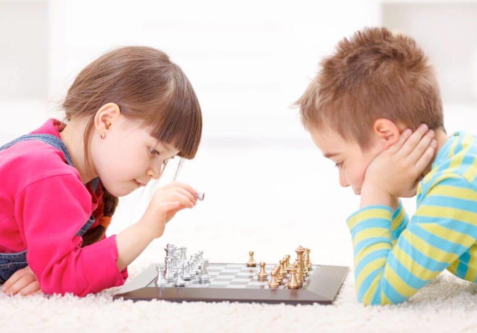 Total-Chess-Kids-playing